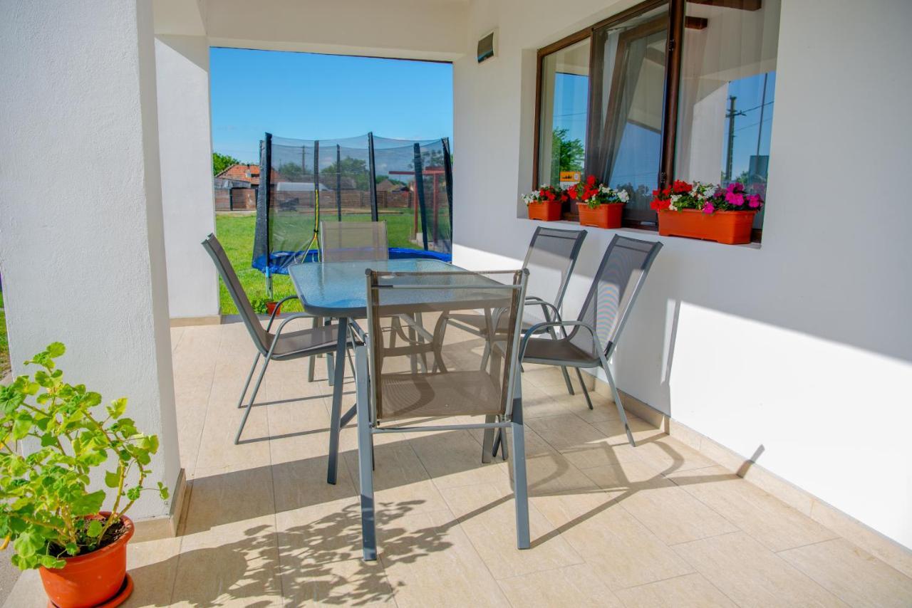 Family House Pristol Apartman Kültér fotó
