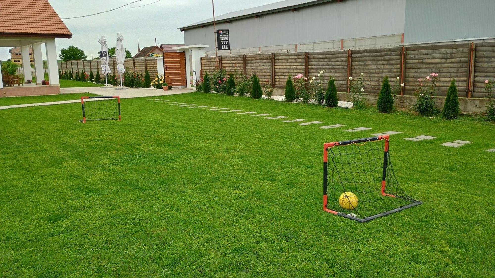 Family House Pristol Apartman Kültér fotó